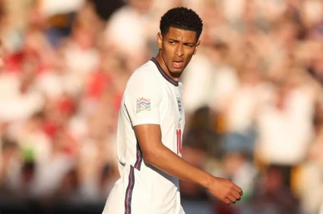 而是沿右侧 而是沿右侧