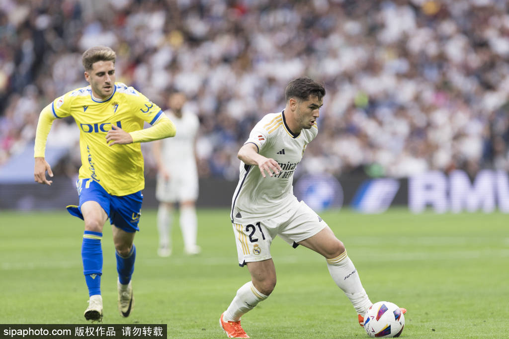 在对位机动 在对位机动